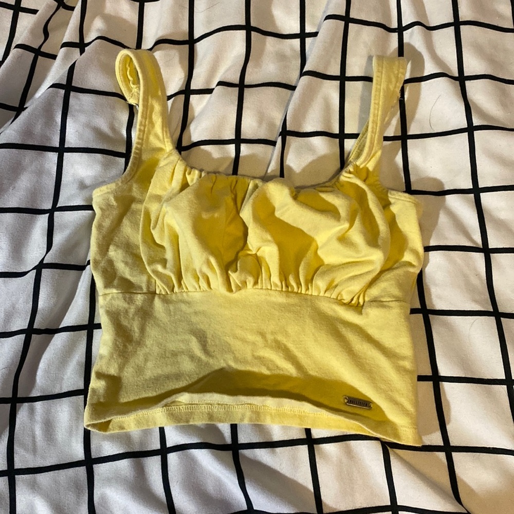 yellow ruffled hollister tank